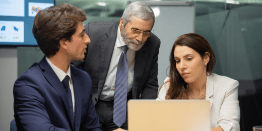 Managers planning operational risk mitigation