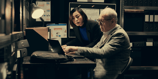 Team member and team lead managing fraud risk